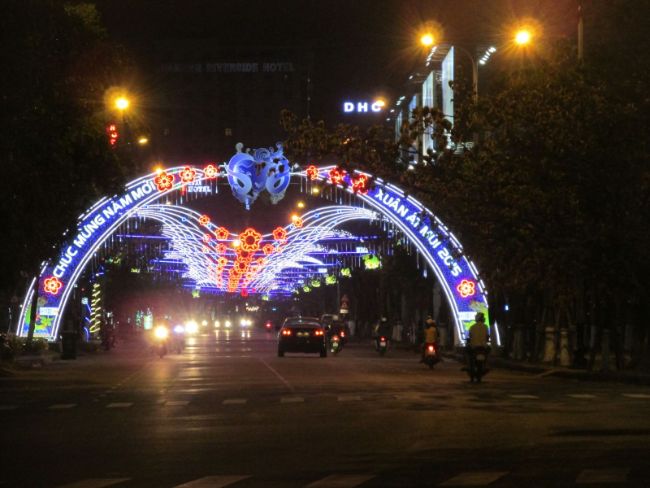 Cổng chào đèn led nổi bật trong đêm