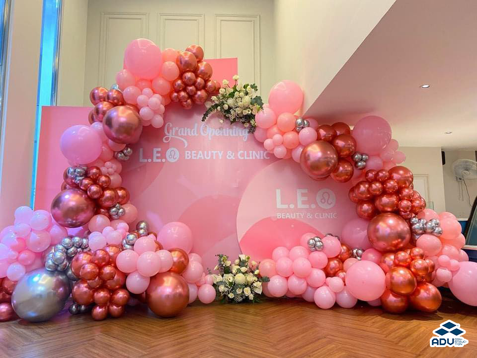 Đặt in backdrop tại những xưởng in uy tín, tối giản hoá thông tin trên backdrop, lựa chọn kích thước phù hợp,…
