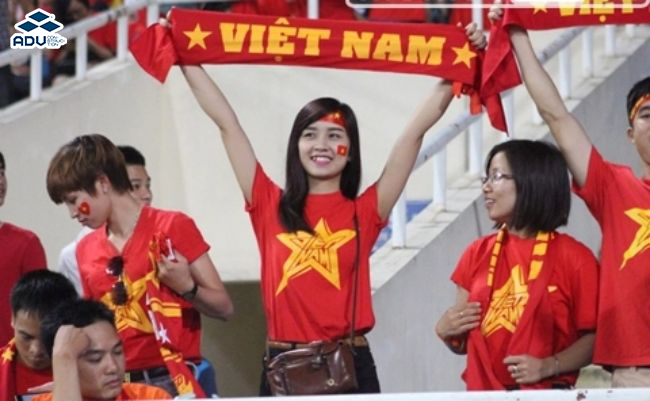 Băng rôn cổ vũ bóng đá cầm tay