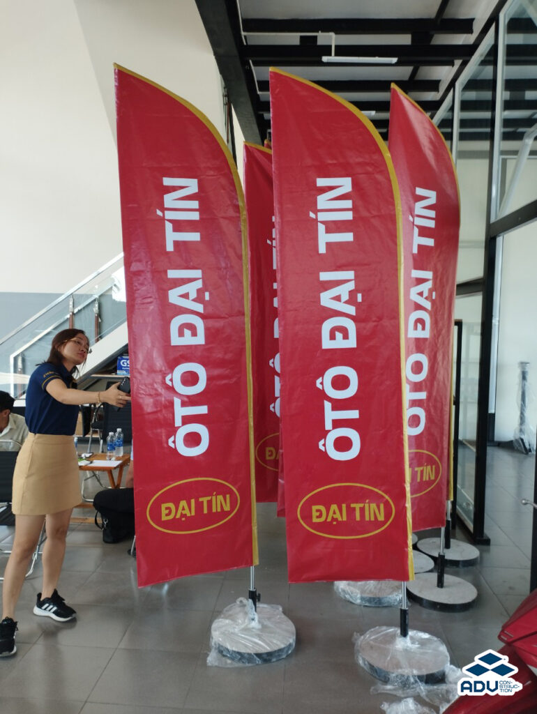 Treo cờ phướn cho các gara ô tô