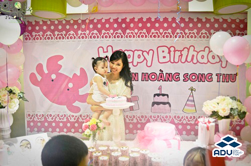 Băng rôn treo trong tiệc sinh nhật mang một ý nghĩ quan trọng trong việc trang trí
