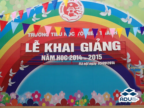 Băng rôn lễ khai giảng