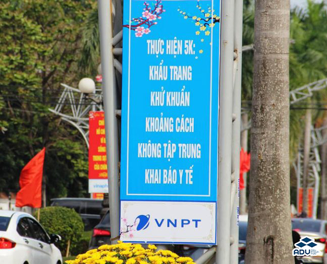 Mẫu băng rôn tuyên truyền dọc