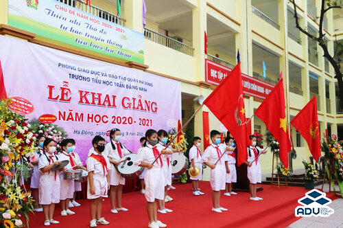 Mẫu băng rôn chào mừng năm học mới