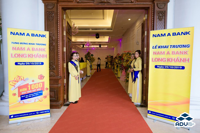 Mẫu standee sự kiện khai trương