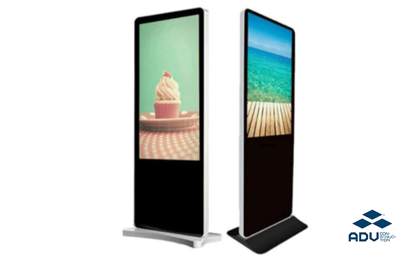 Standee điện từ còn gọi là "màn hình quảng cáo chân đứng" hoặc "poster điện tử,