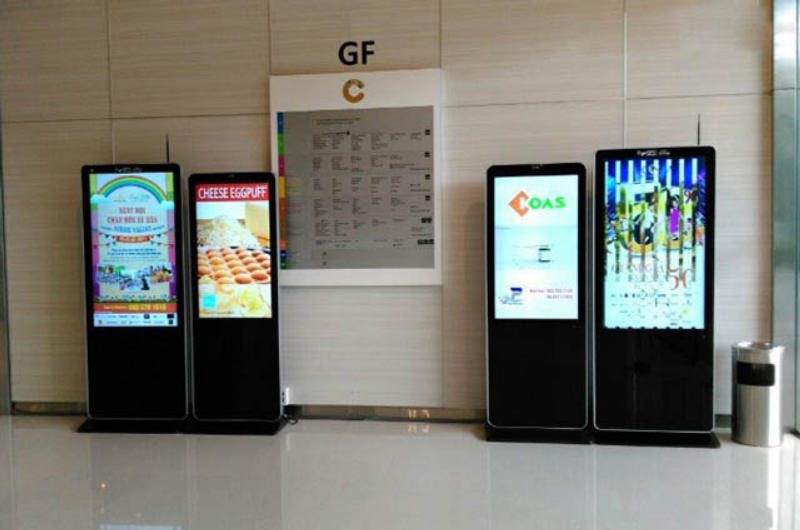 Standee quảng cáo điện tử được ứng dụng trong nhiều lĩnh vực
