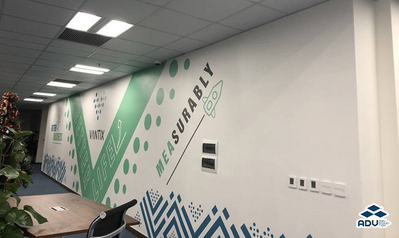 Thi công decal dán tường cho văn phòng