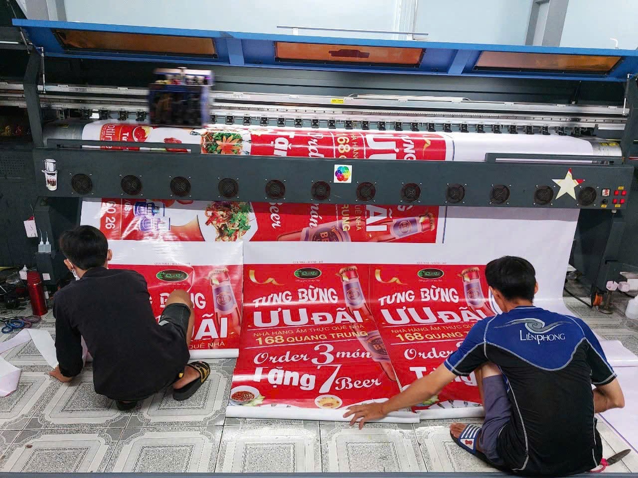 In standee giá rẻ, chất lượng tại HCM